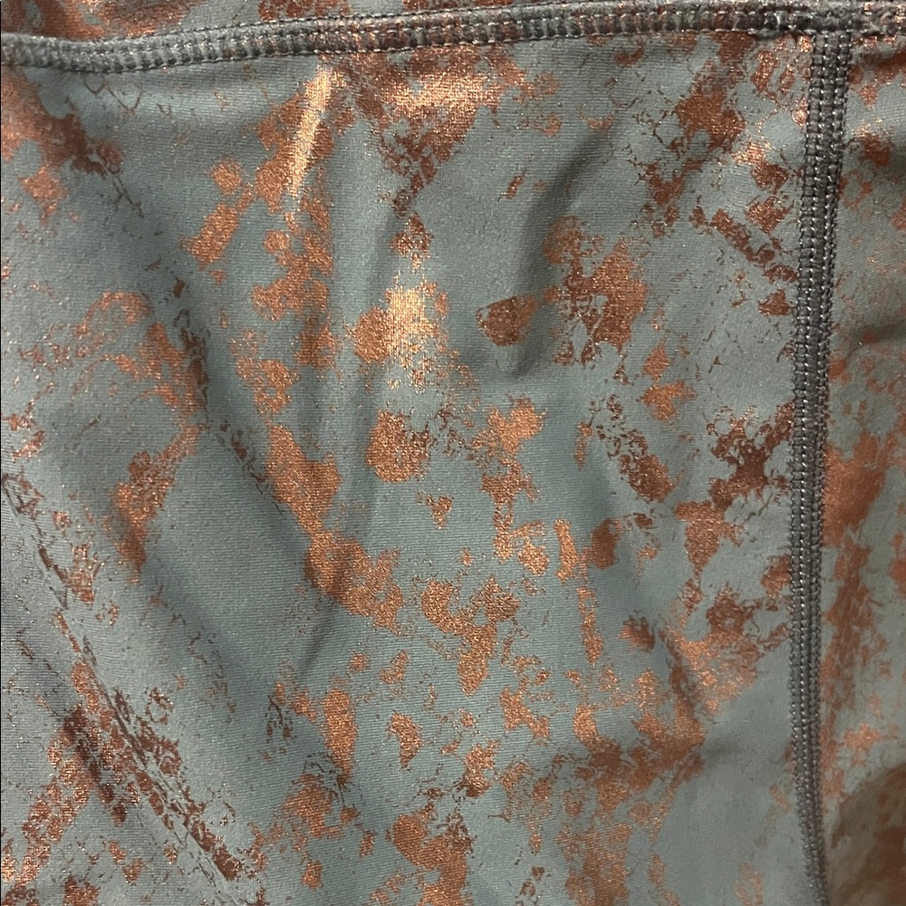 Carbon38 Metallic Snake High Rise Leggings Sz Lar… - image 4